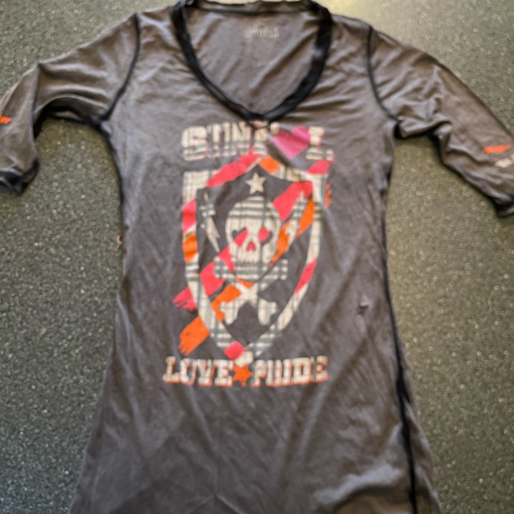 Affliction Sinful Love & Pride shirt Sz. Large